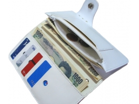 チェーンウォレット【本格長財布】鋲飾シンプルホワイト